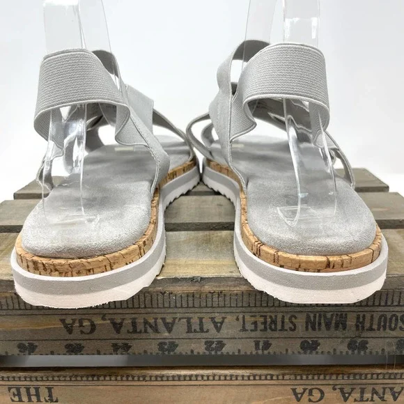 B-52 by Bullboxer Light Grey Primm Strappy Sandal Size 11 New - Picture 10 of 13